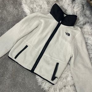 The North Face Women's Dunraven Sherpa Crop Jacket Vintage White